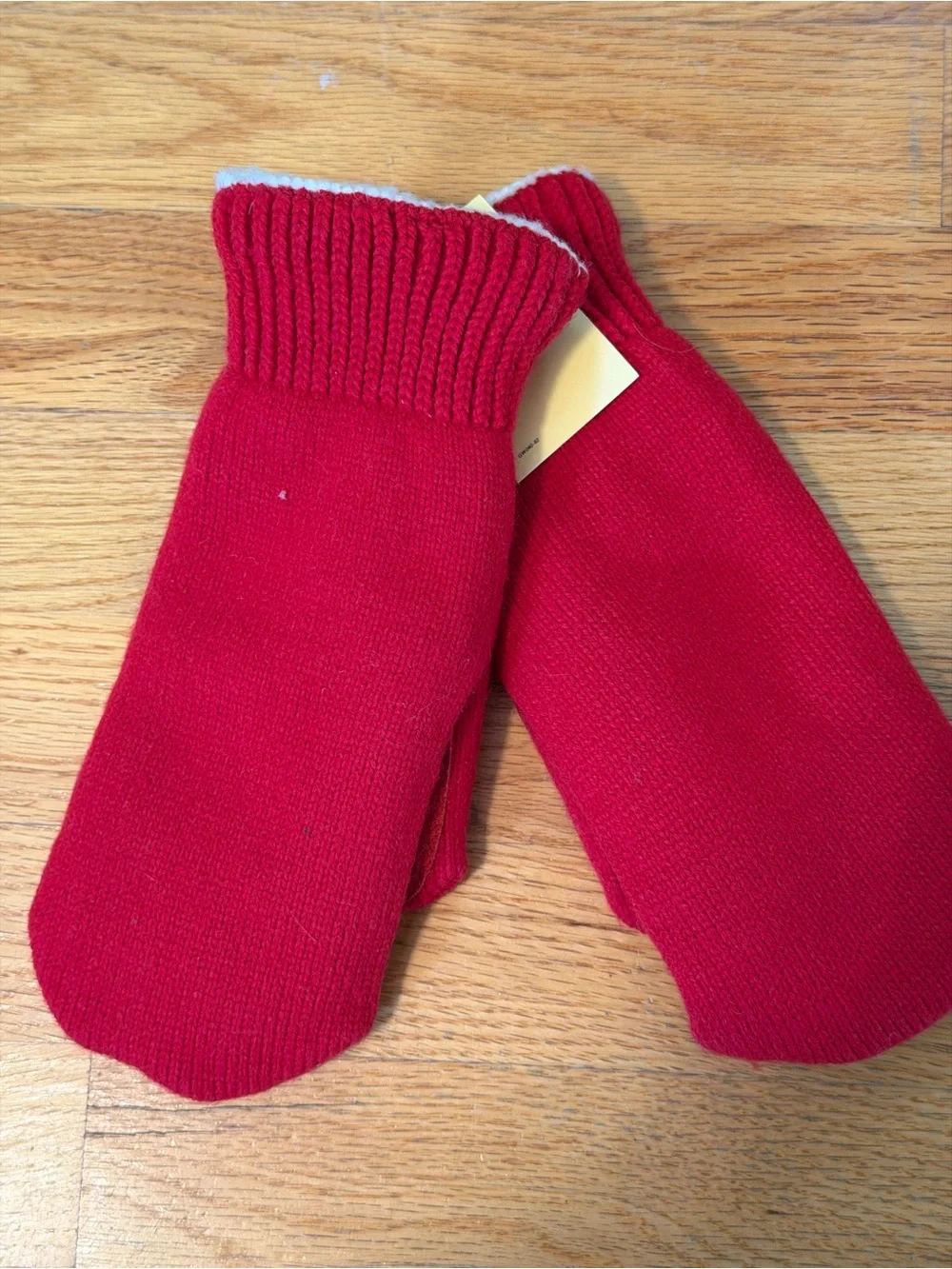 🆕Aris Weather Shed ladies Acrylic knit red‎ mittens NWT Palm lining Winter